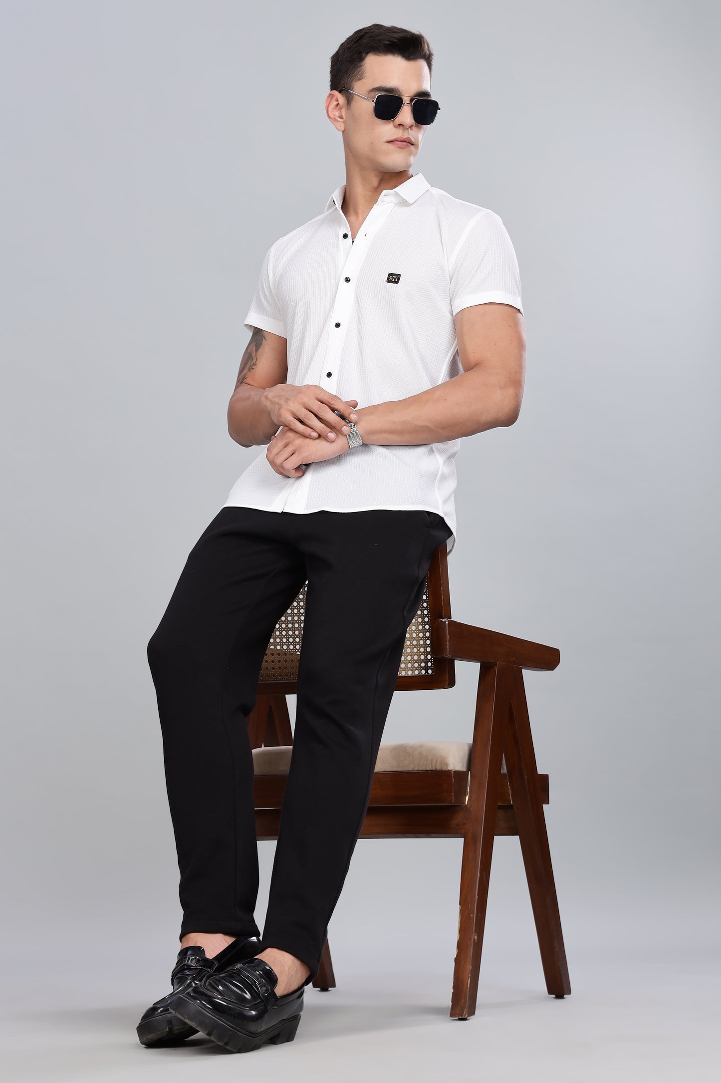White Premium Cotton Blend Casual Shirt – Soft & Breathable Fabric