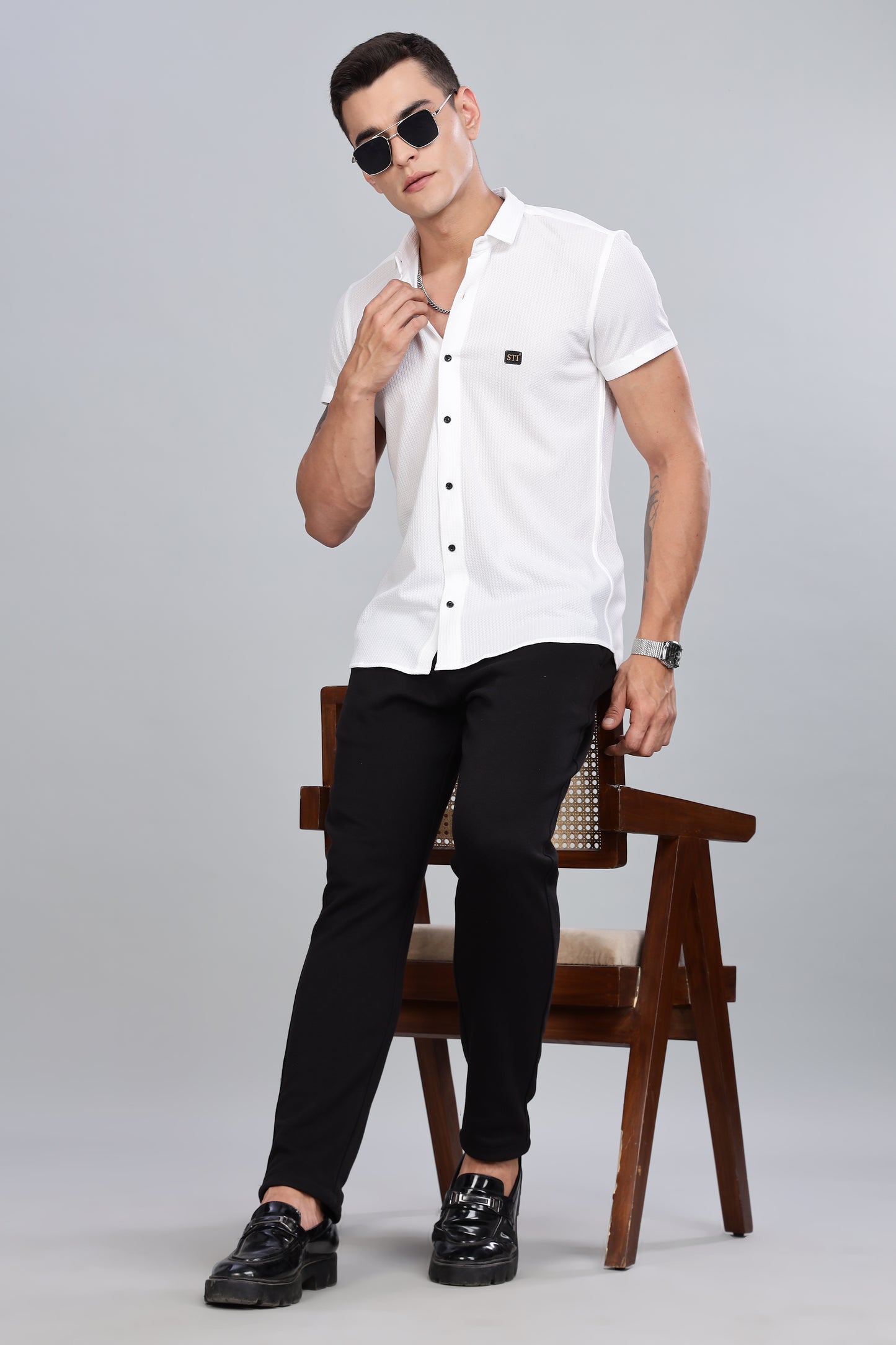 White Premium Cotton Blend Casual Shirt – Soft & Breathable Fabric