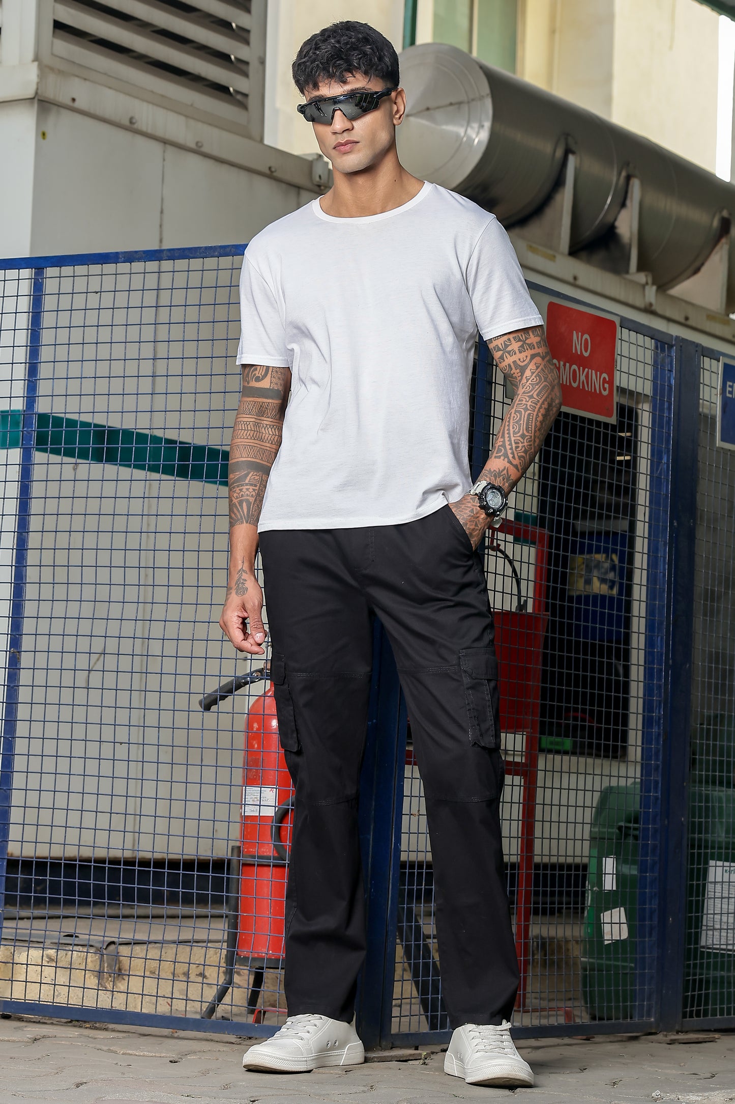 Black Solid Cargo Pants Fabric – Comfortable and Durable for Everyday Wear