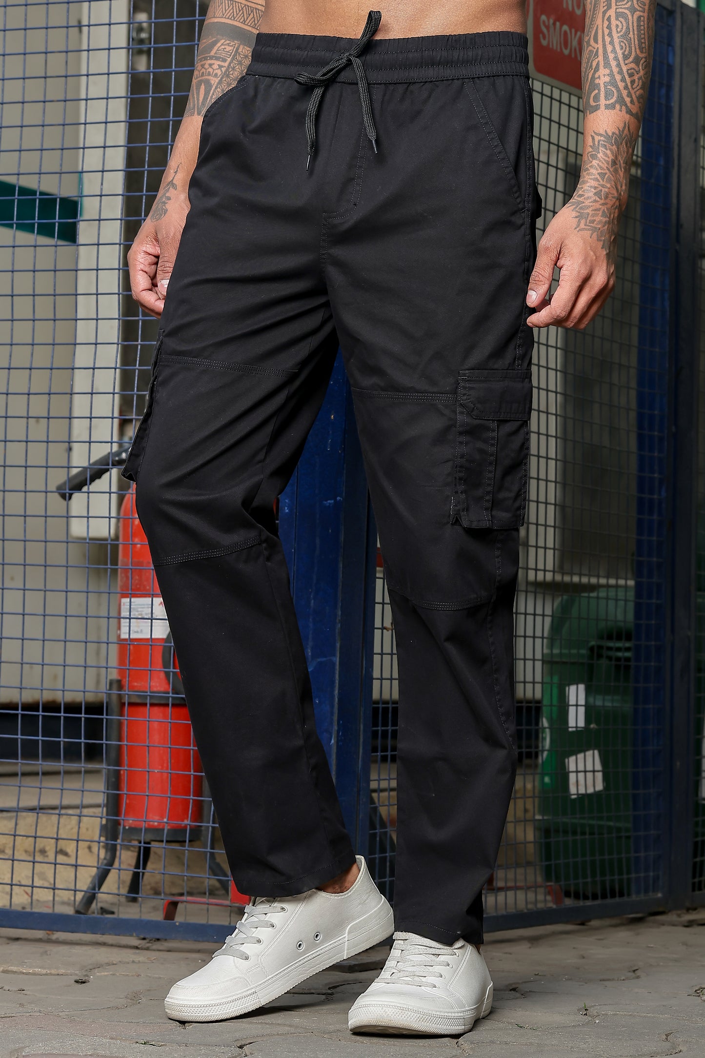 Black Solid Cargo Pants Fabric – Comfortable and Durable for Everyday Wear