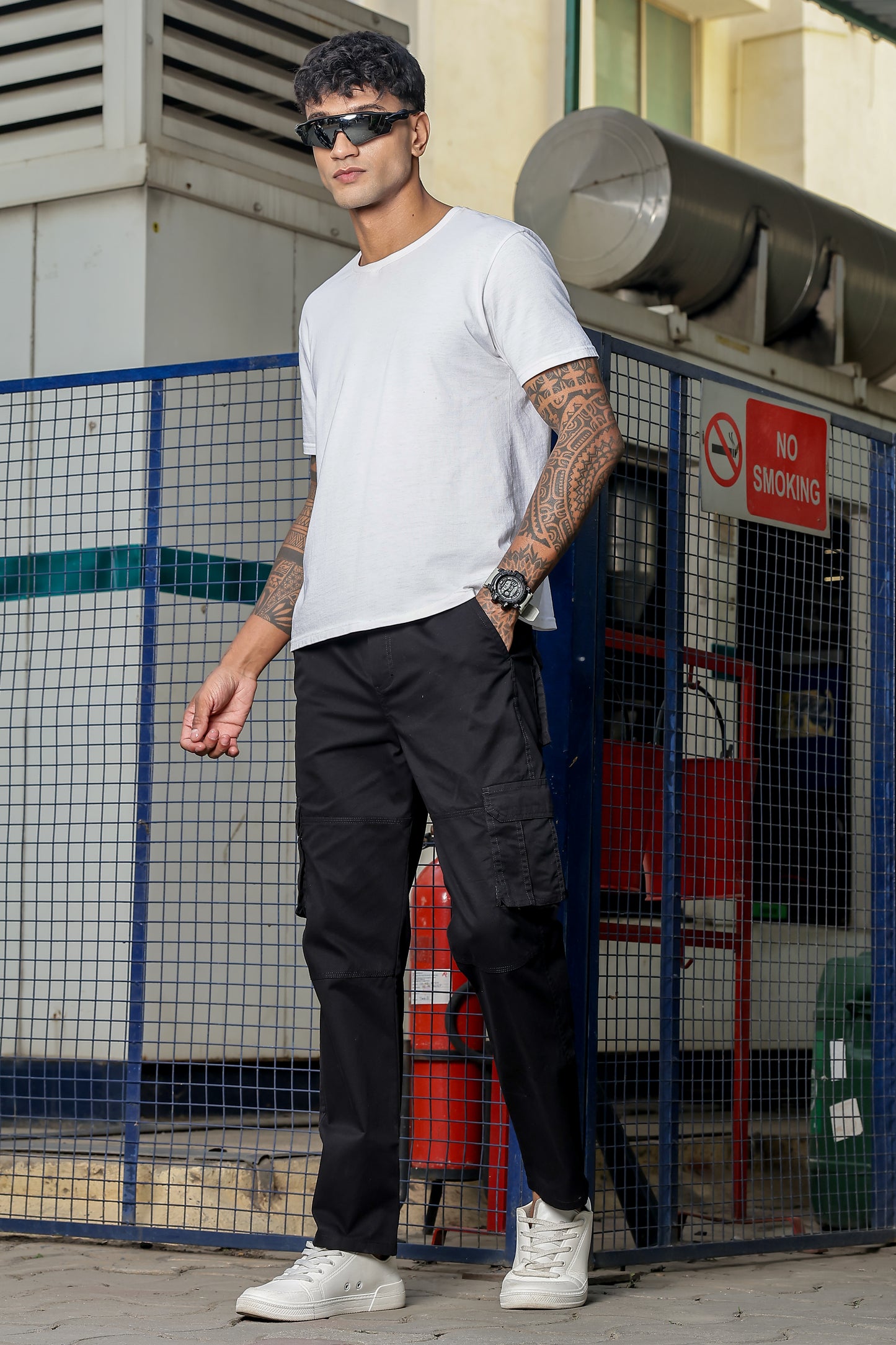 Black Solid Cargo Pants Fabric – Comfortable and Durable for Everyday Wear