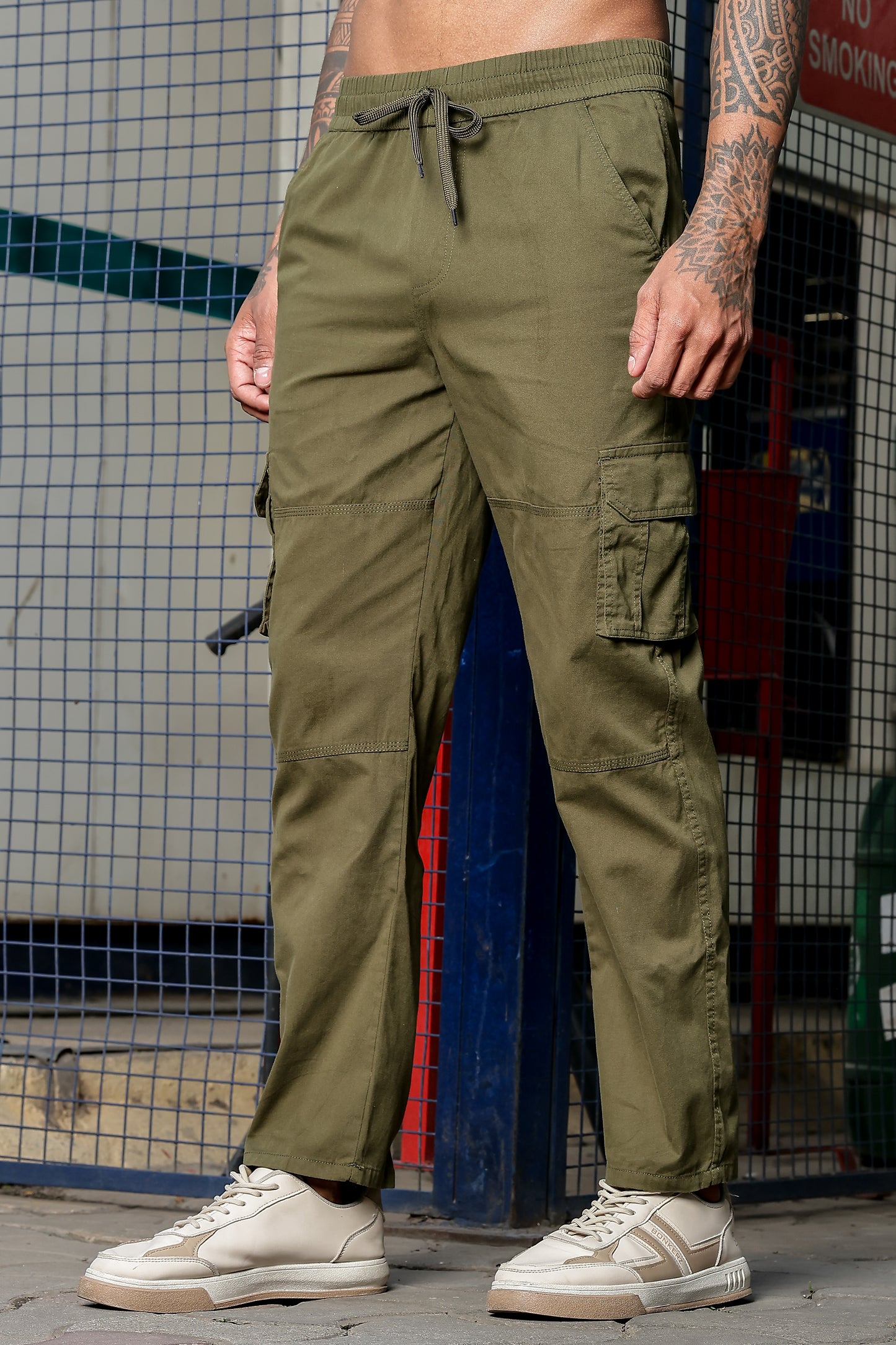 Green Solid Cargo Pants Fabric – Comfortable and Durable for Everyday Wear