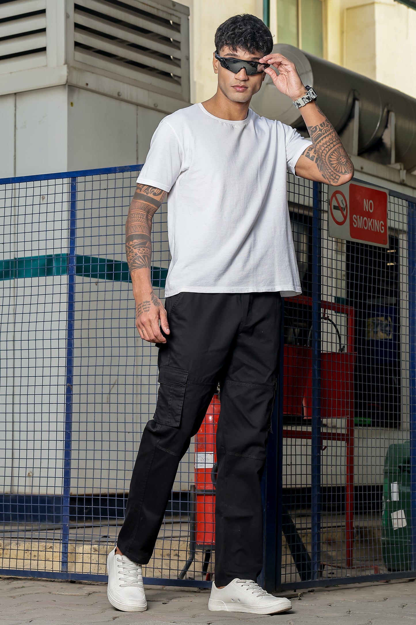 Black Solid Cargo Pants Fabric – Comfortable and Durable for Everyday Wear