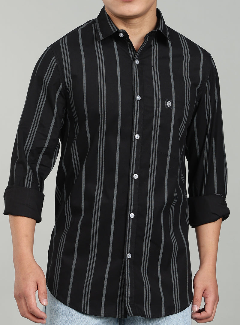 Men Regular Fit Striped Spread Collar Casual Shirt