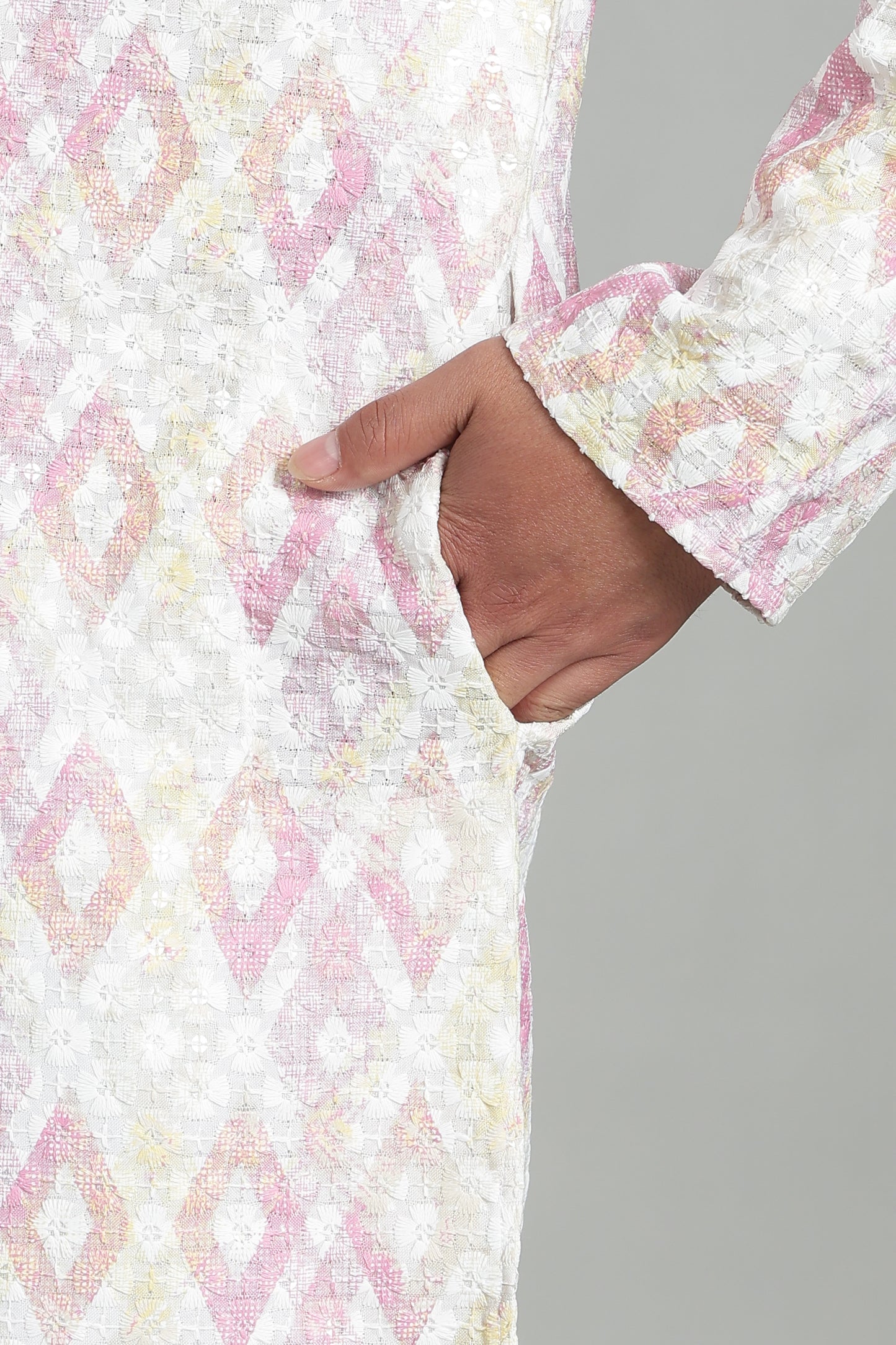 Men’s Light Pink Geometric Printed Textured Kurta
