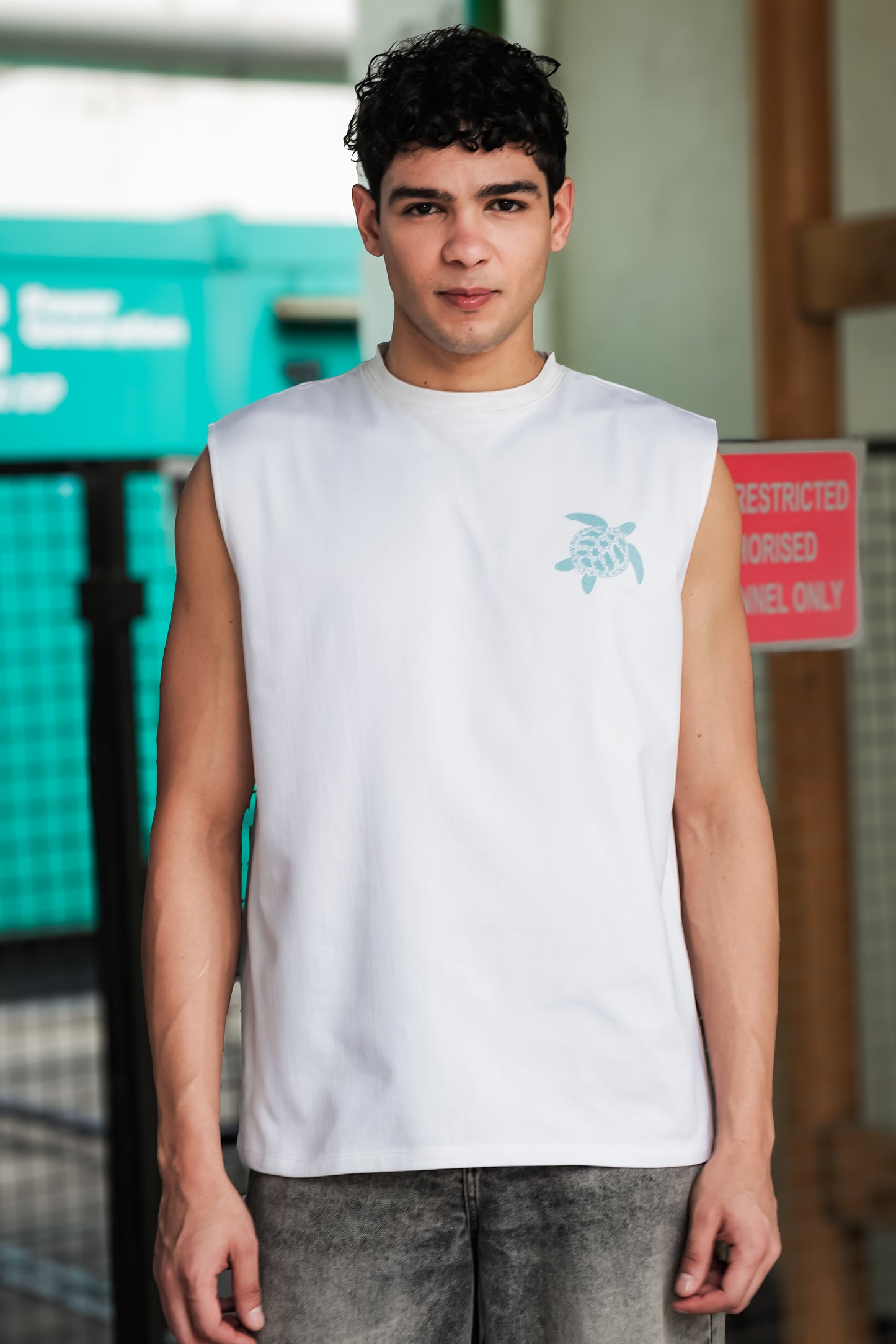 Men's Black Sleeveless Turtle Graphic T-Shirt