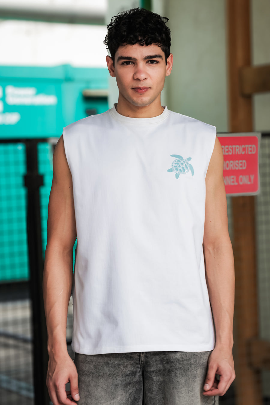 Men's Black Sleeveless Turtle Graphic T-Shirt