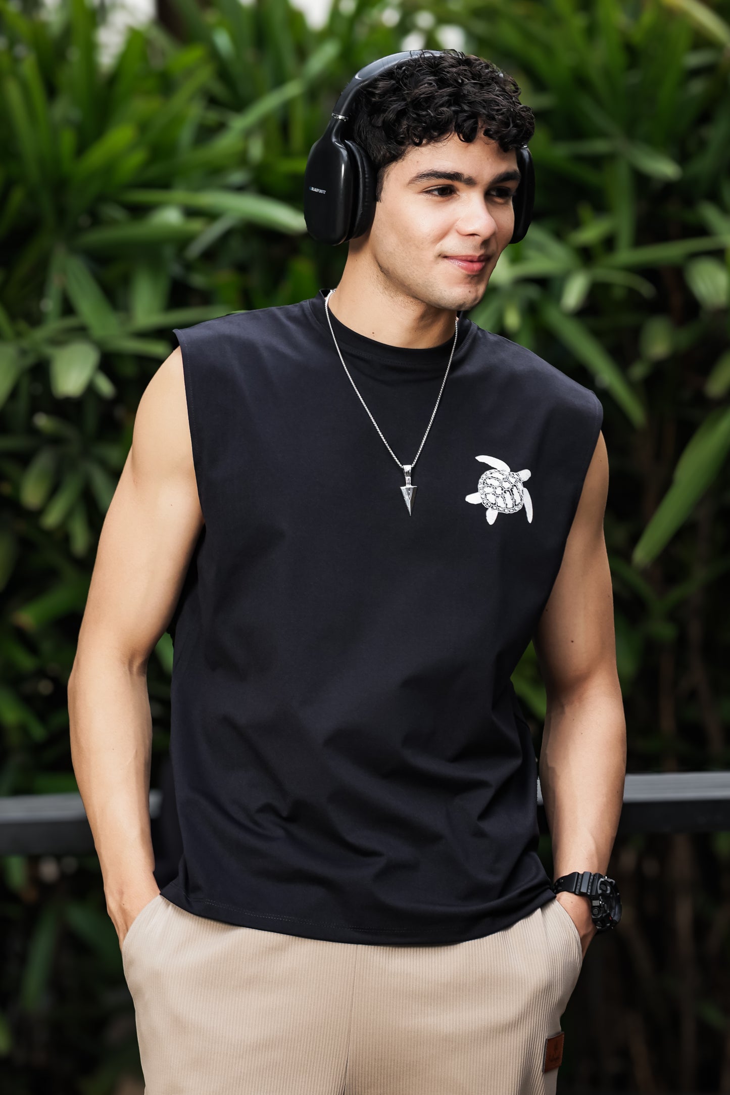 Men's Black Sleeveless Turtle Graphic T-Shirt