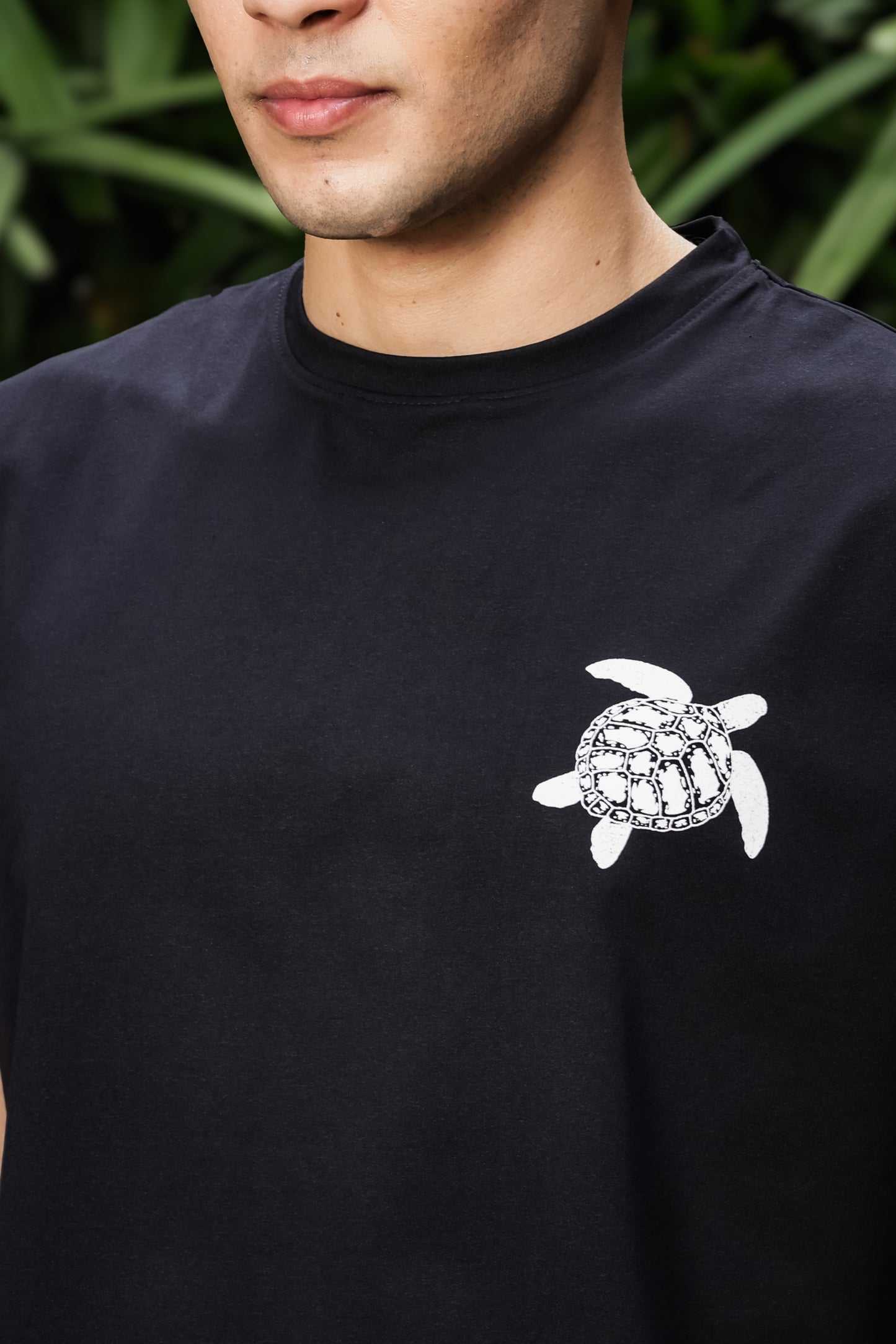 Men's Black Sleeveless Turtle Graphic T-Shirt