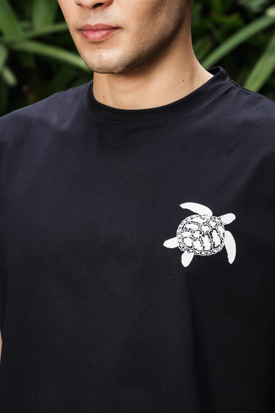 Men's Black Sleeveless Turtle Graphic T-Shirt