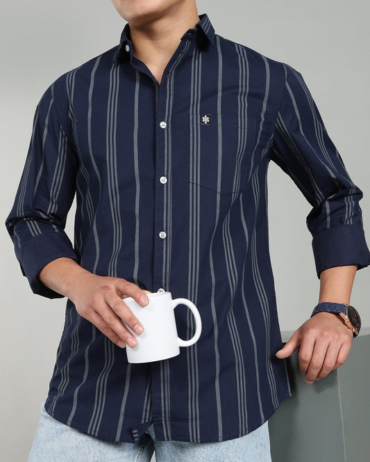 Men Regular Fit Striped Spread Collar Casual Shirt