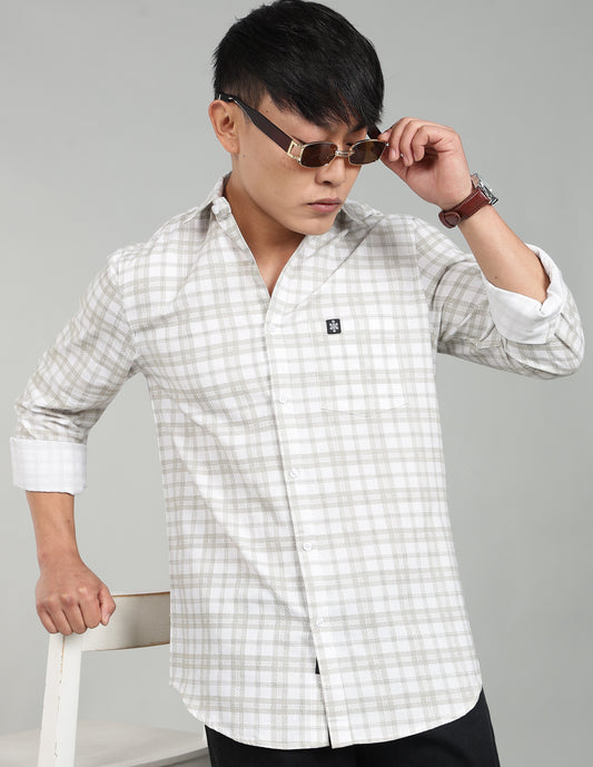 Men Regular Fit Checkered Spread Collar Casual Shirt