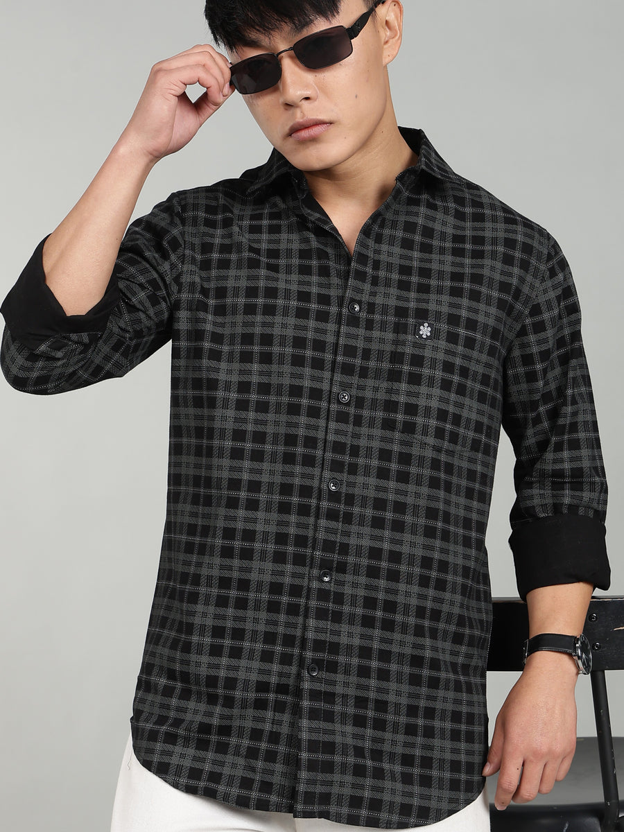 Men Regular Fit Checkered Spread Collar Casual Shirt